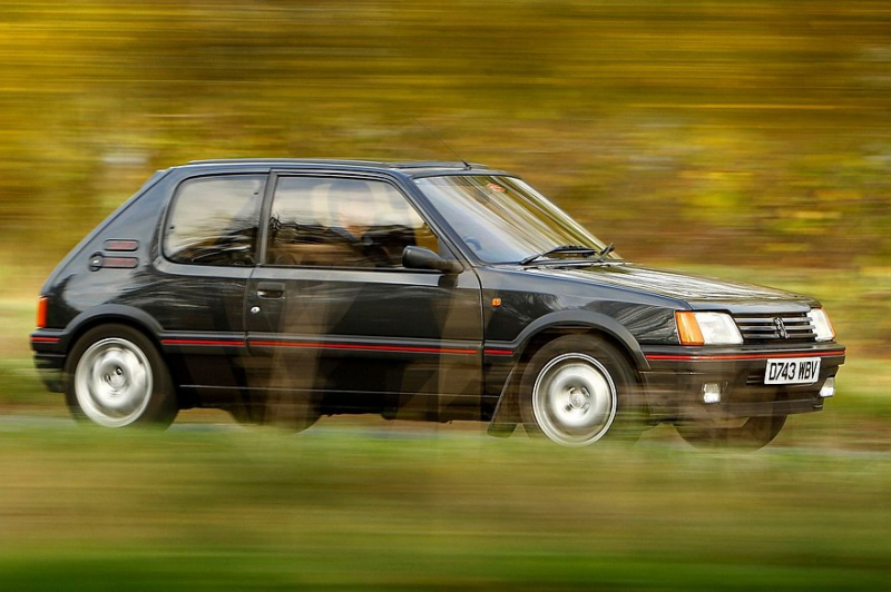 Львёнок-рекордсмен: почему Peugeot 205 был одним из лучших в своём классе