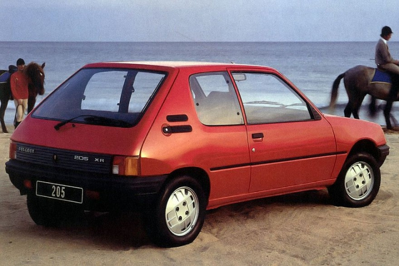 Львёнок-рекордсмен: почему Peugeot 205 был одним из лучших в своём классе